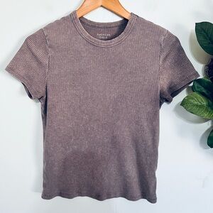 AE ribbed taupe fitted tee